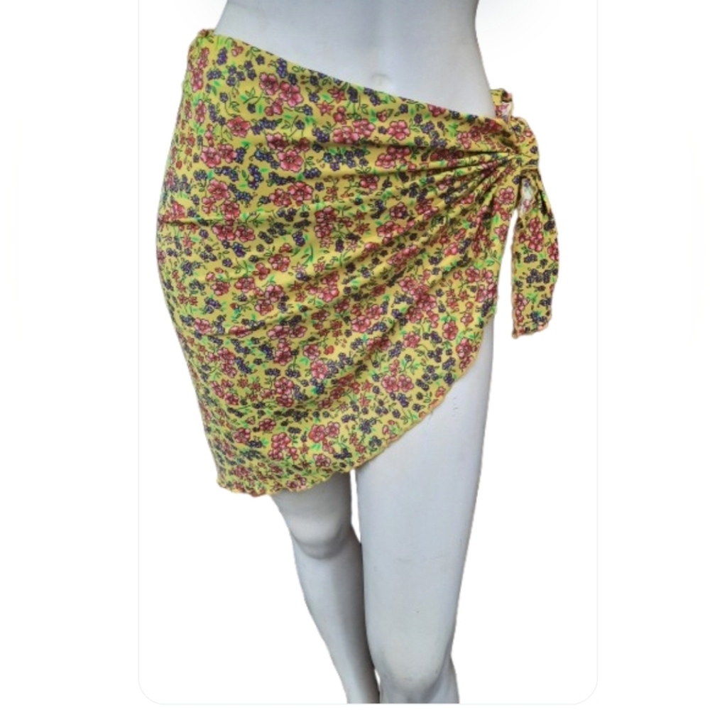 Ujena Floral Sarong Wrap Skirt One Size Swim Coverup